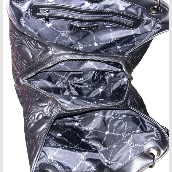 BETSEY JOHNSON BLACK SKULL DOUBLE HANDLE TOTE W/ RHINESTONE MARTINI PURSE CHARM - Picture 13 of 14